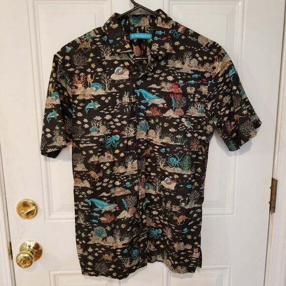 Tori Richard Other - Tori Richard RARE Christmas Holiday Graphic Button Down Hawaii Shirt Maui, Sz S